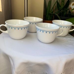 Set of 4–Vintage corelle snowflake coffee cups